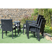 Último conjunto de jantar de jardim de pátio Móveis de vime em poliuretano com cadeiras empilháveis